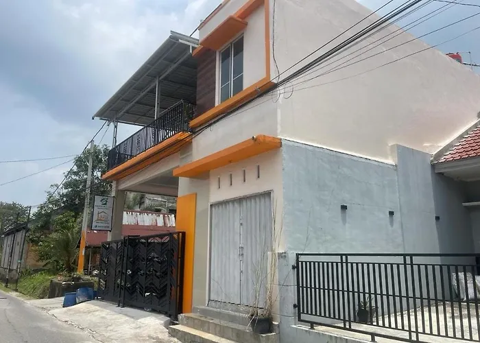 Oyo 93850 Njy House Syariahnearbandara Sultan Syarif Kasim II