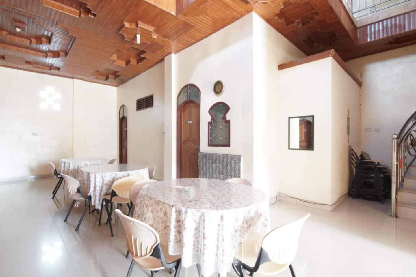 Oyo 93850 Njy House Syariahnearbandara Sultan Syarif Kasim Ii 2*