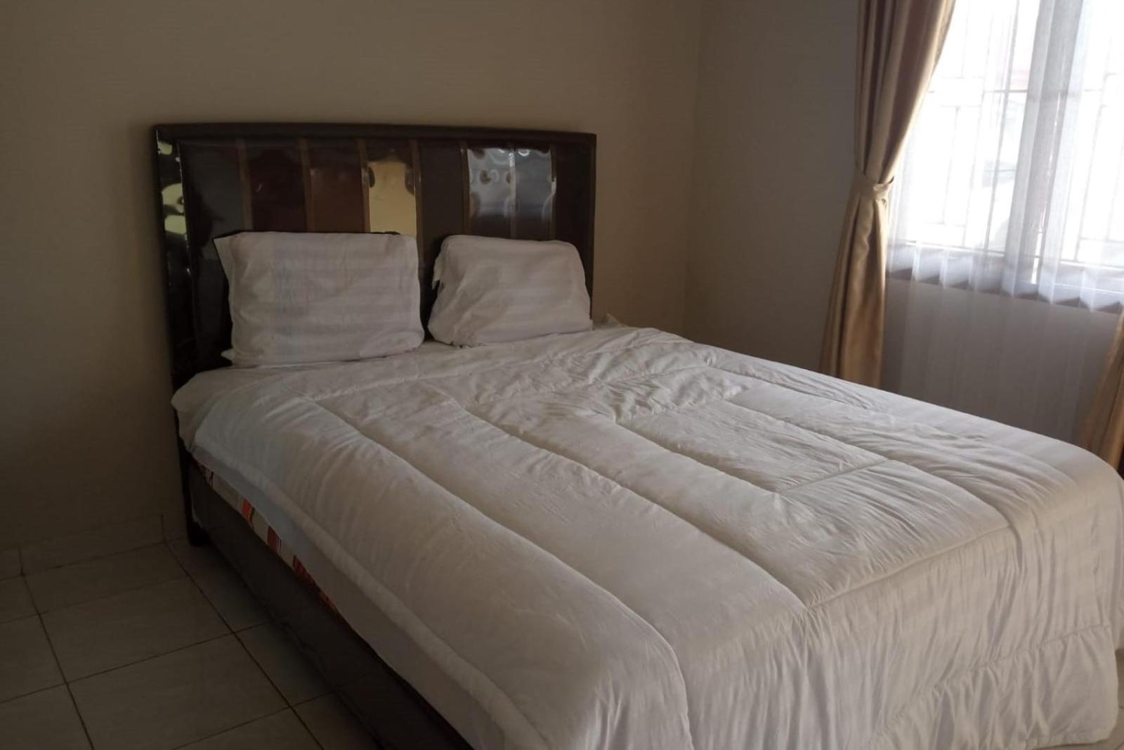 Oyo 93850 Njy House Syariahnearbandara Sultan Syarif Kasim Ii