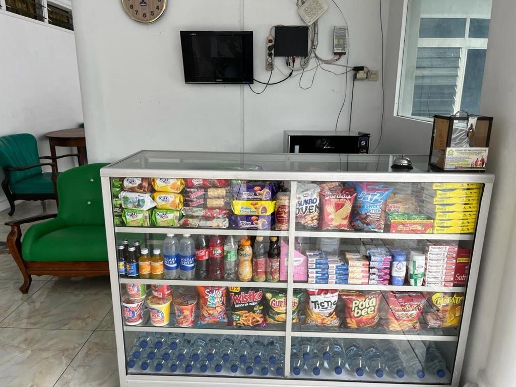 Oyo 93850 Njy House Syariahnearbandara Sultan Syarif Kasim Ii 2*